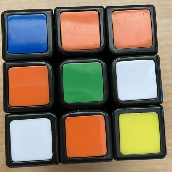 Rubiks Cube - Picture 4 of 7